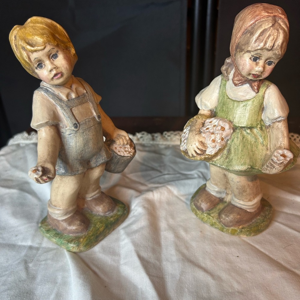 Charming Boy and Girl Figurines - Brown and Green